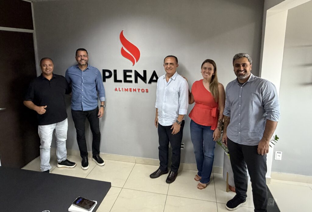 Executivos da AMIS fazem visita institucional à Plena Alimentos em Contagem